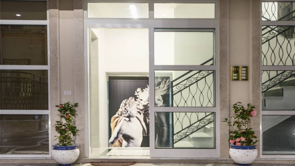 Morin-10-rome-Exclusive-Suites-rome-entrance-2069a